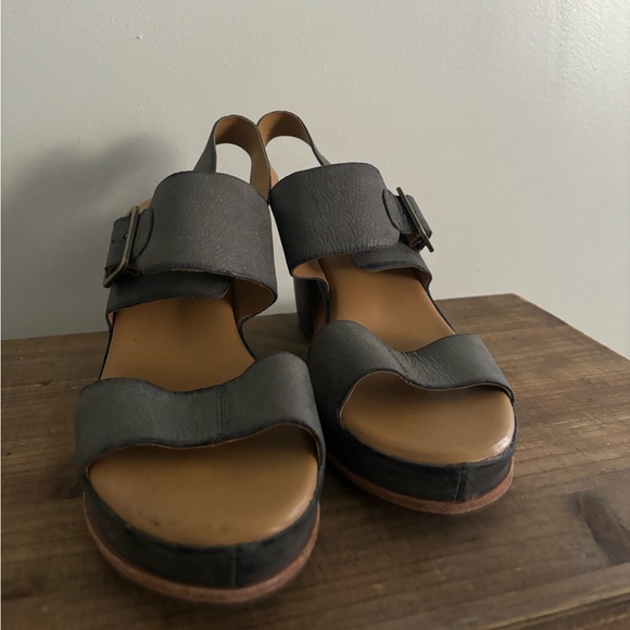 San Carlos Platform
VENDOR
KORK EASE - Picture 3 of 6